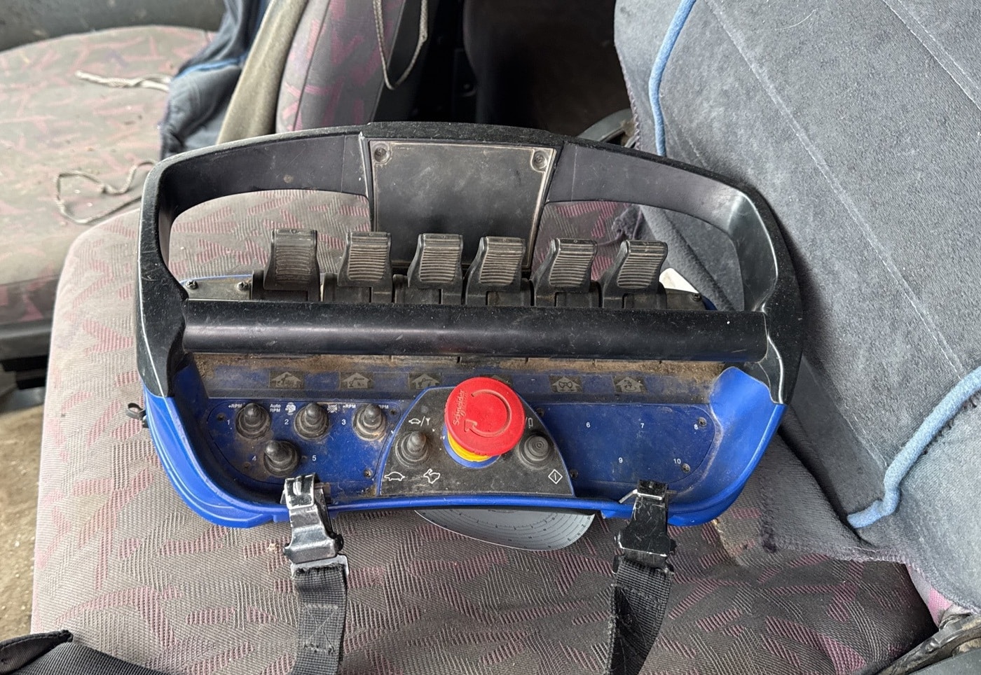 320ae95c-e855-47ce-827c-cab9da6e7edf-hr