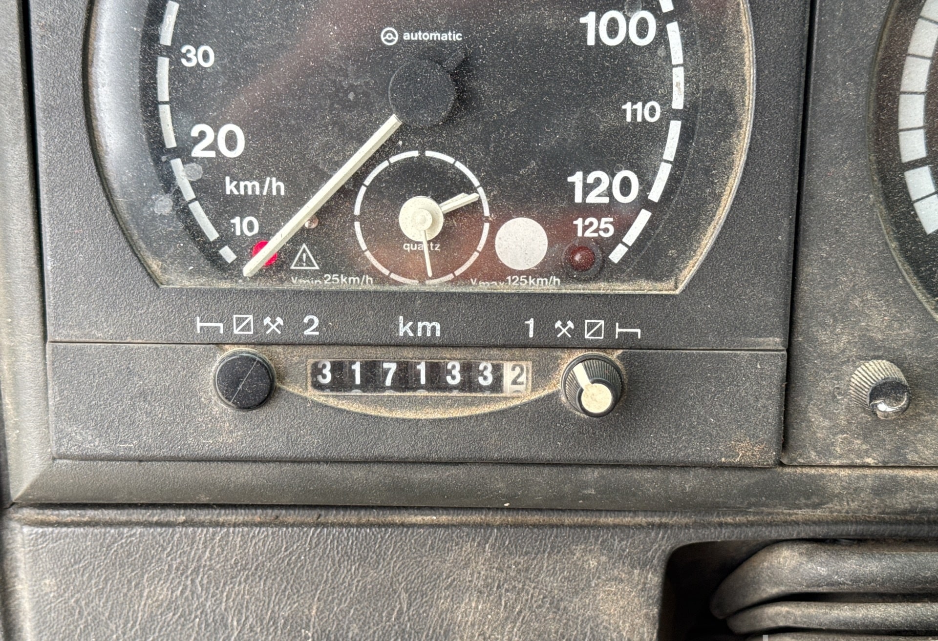 500e363c-2bab-498e-a79f-5f334d73c77b-hr