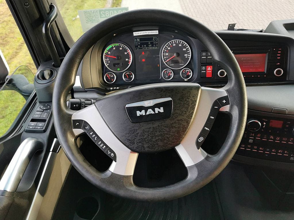 1704268058303