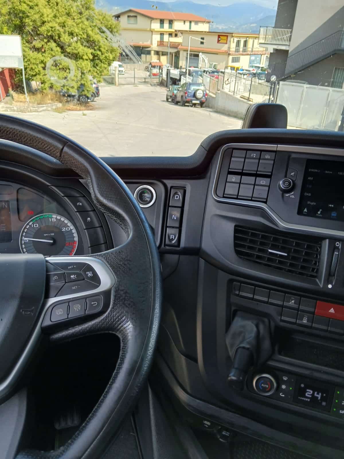 WhatsApp Image 2025-08-26 at 16.27.59 (1)