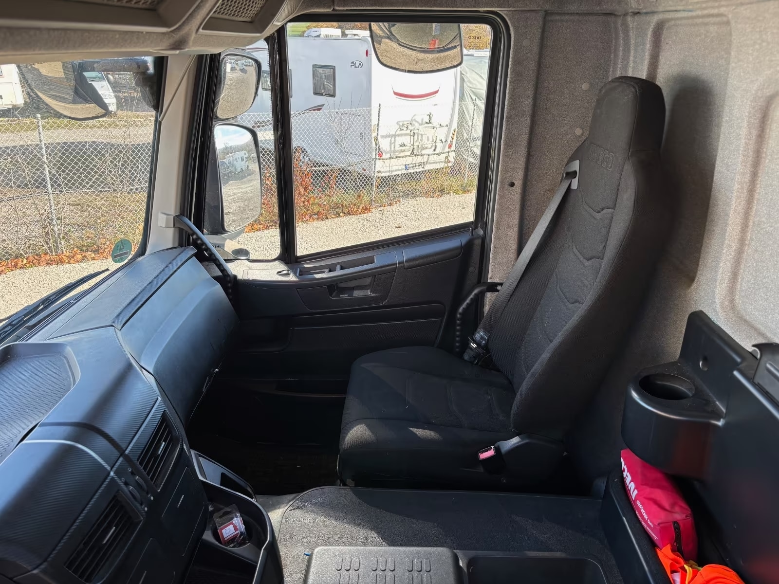 e4a2921f-215f-4ce0-b53c-e3da0ad4e594 e4a2921f-215f-4ce0-b53c-e3da0ad4e594