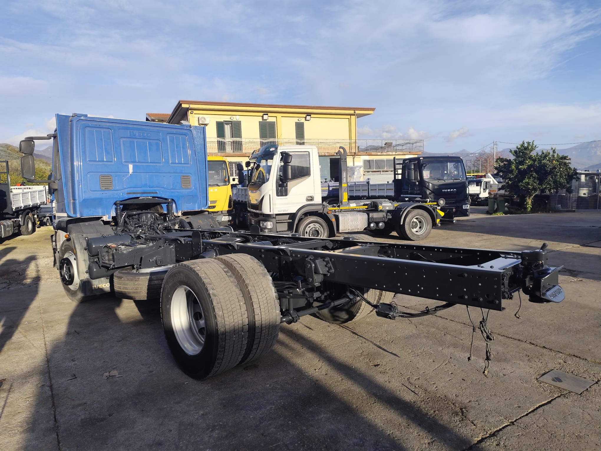 WhatsApp Image 2025-12-18 at 09.02.56 (4) WhatsApp Image 2025-12-18 at 09.02.56 (4)