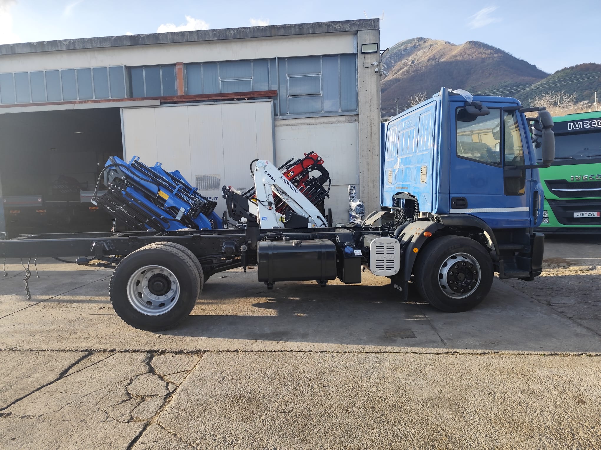 WhatsApp Image 2025-12-18 at 09.02.58 (3) WhatsApp Image 2025-12-18 at 09.02.58 (3)