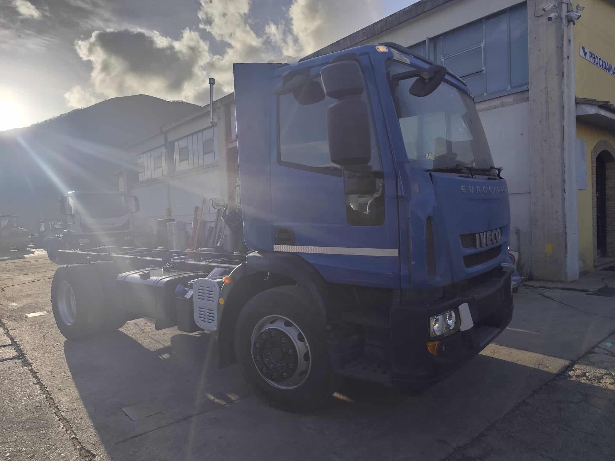 WhatsApp Image 2025-12-18 at 09.02.58 (4) WhatsApp Image 2025-12-18 at 09.02.58 (4)