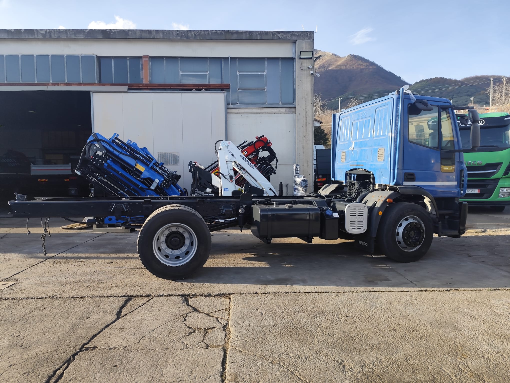 WhatsApp Image 2025-12-18 at 09.02.58 WhatsApp Image 2025-12-18 at 09.02.58