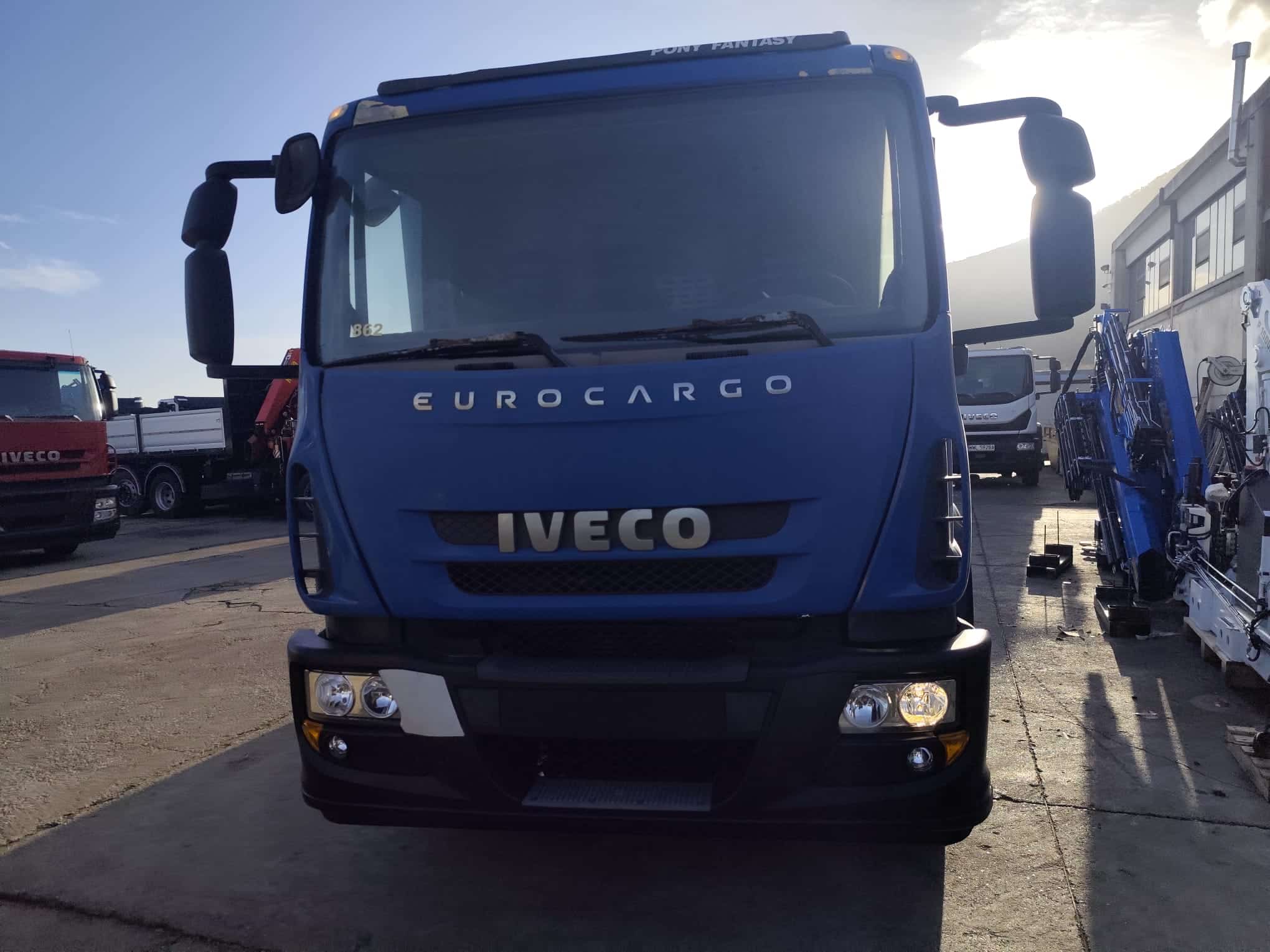 WhatsApp Image 2025-12-18 at 09.02.59 (1) WhatsApp Image 2025-12-18 at 09.02.59 (1)