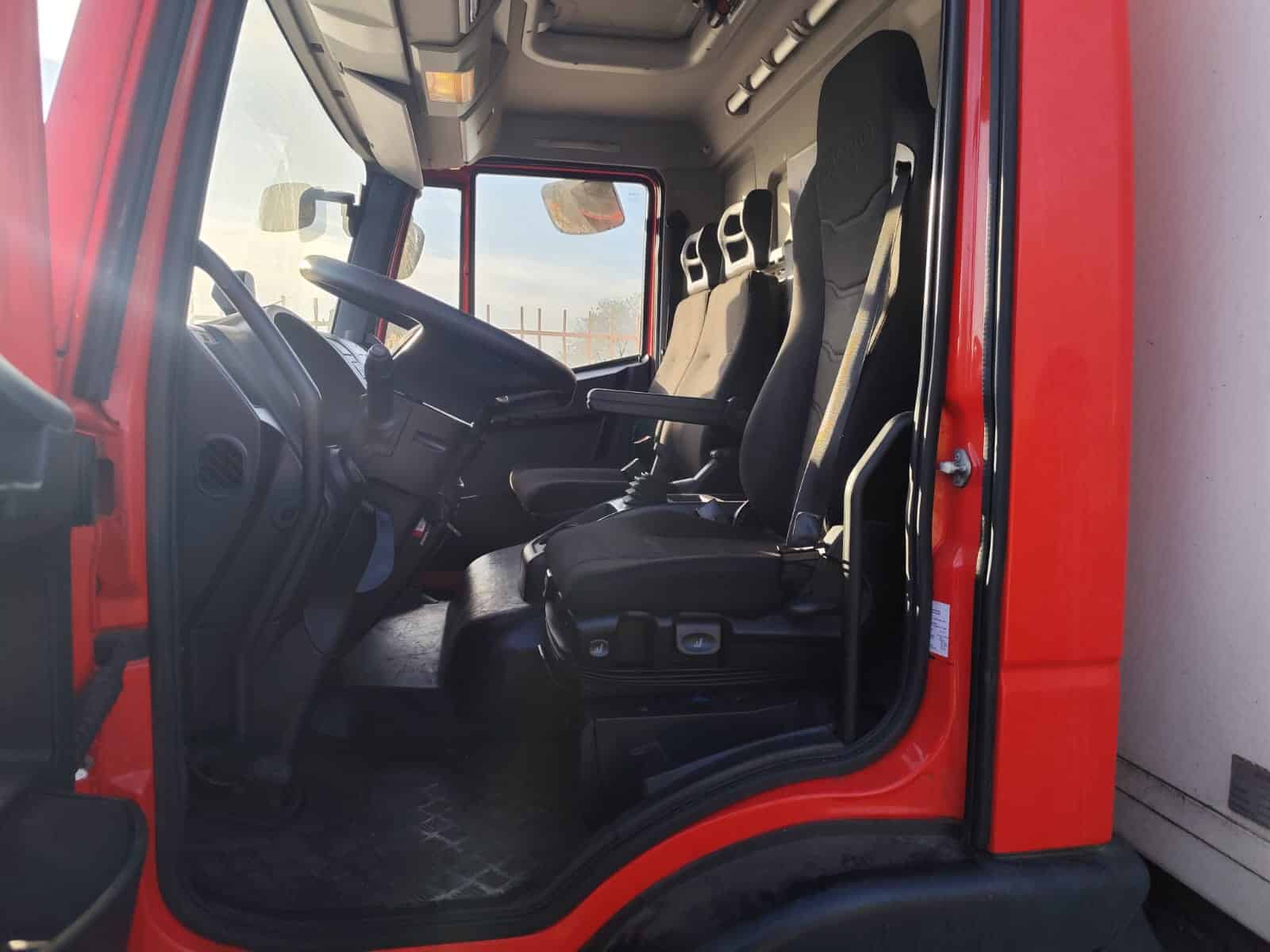 WhatsApp Image 2025-12-20 at 09.45.00 (1)