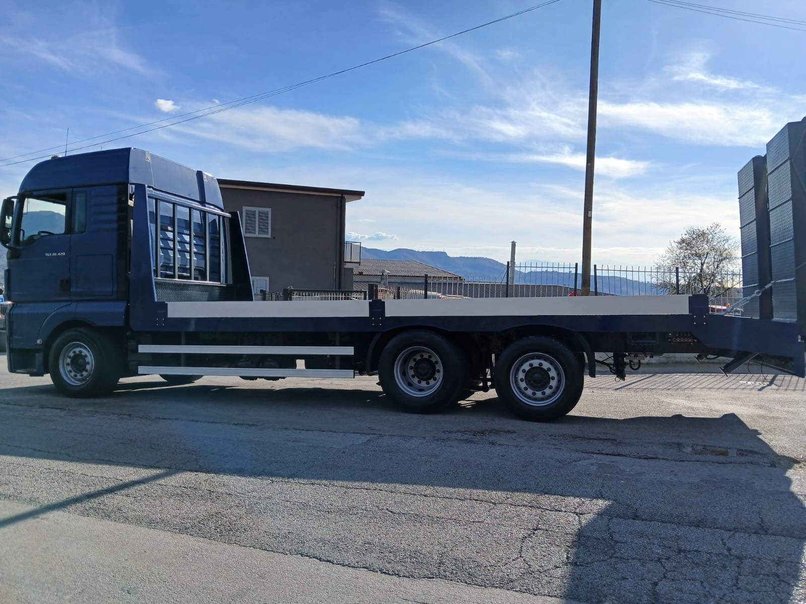 WhatsApp Image 2025-12-22 at 08.47.25 (1) WhatsApp Image 2025-12-22 at 08.47.25 (1)